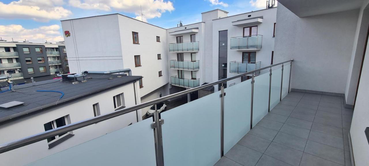 61 - Apartamenty Siedlce - Nowy Apartament W Centrum Przy Ul 3 Maja 51A Dış mekan fotoğraf